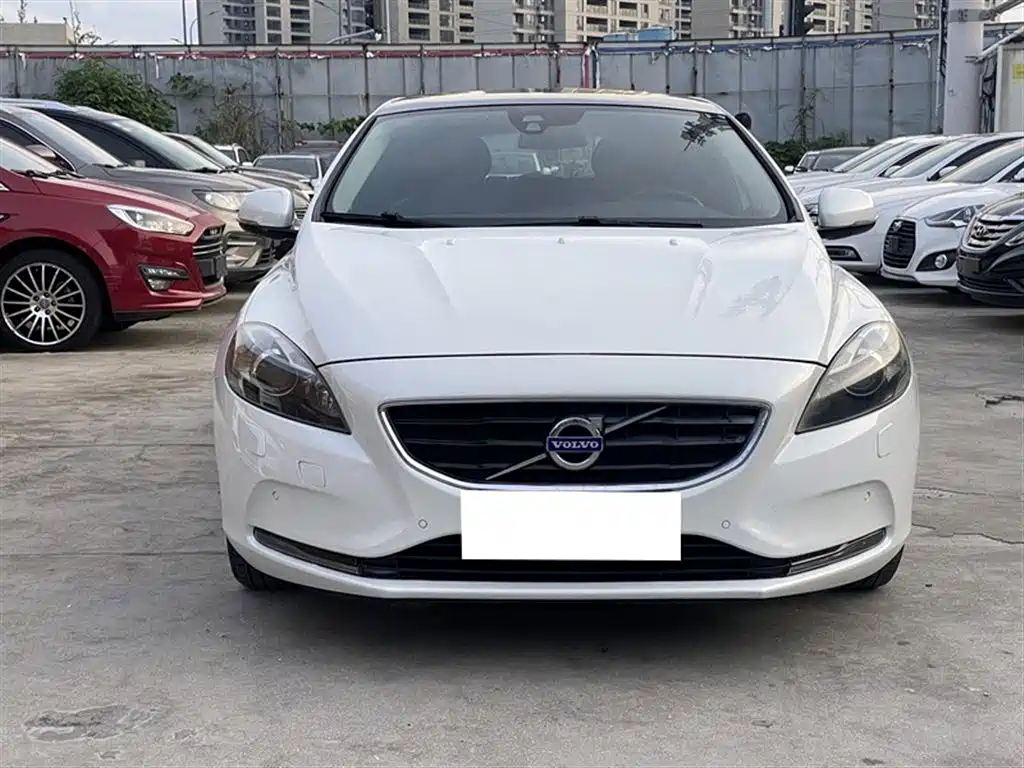 Volvo V40 2013 2014 2.0T Zhiya Edition