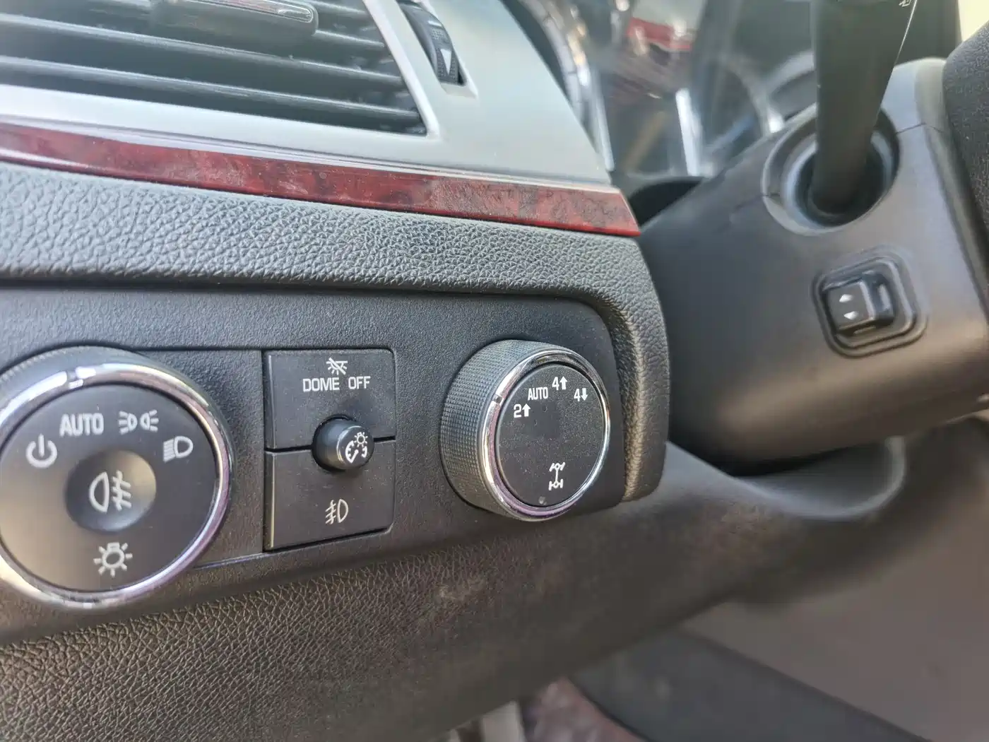 Cadillac Escalade 2010 6.0 Hybrid фото 31