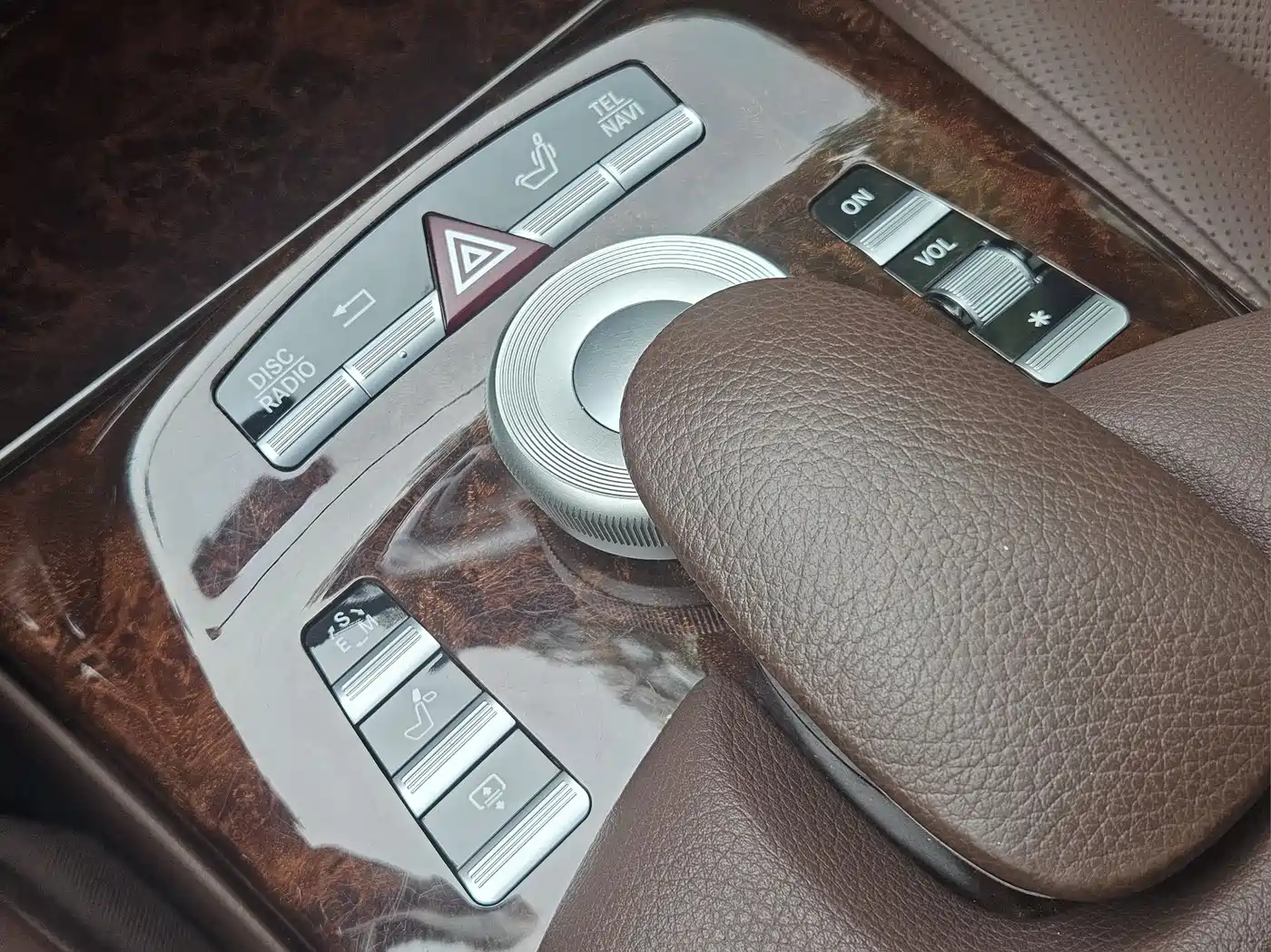 Mercedes-Benz S-Class 2012 S 350 L 4MATIC Grand Edition фото 13