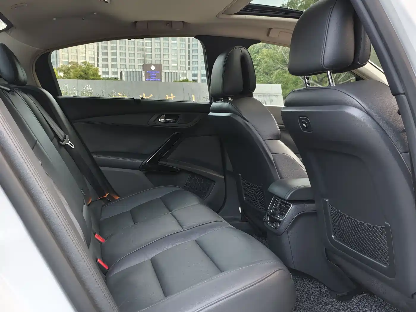 Peugeot 508 2013 2.3L Roland Garros Edition фото 9