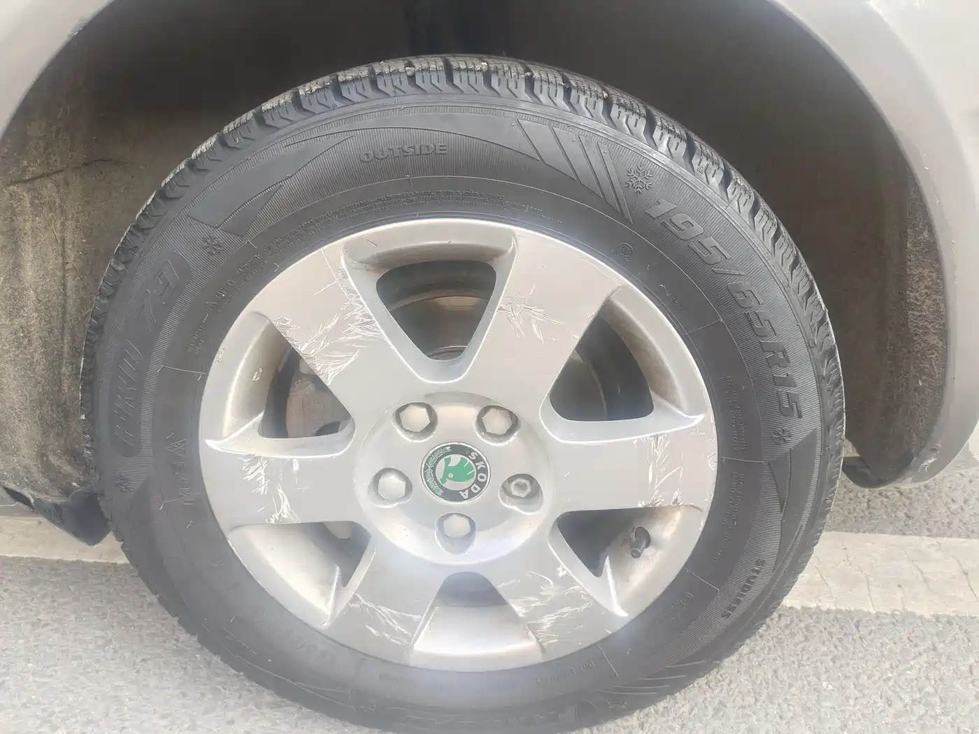 Škoda Octavia 2010 Model 1.6L Manual Leisure Edition фото 11