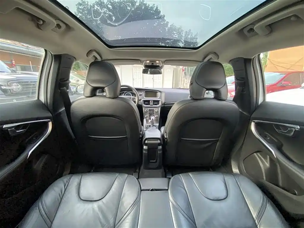 Volvo V40 2013 2014 2.0T Zhiya Edition