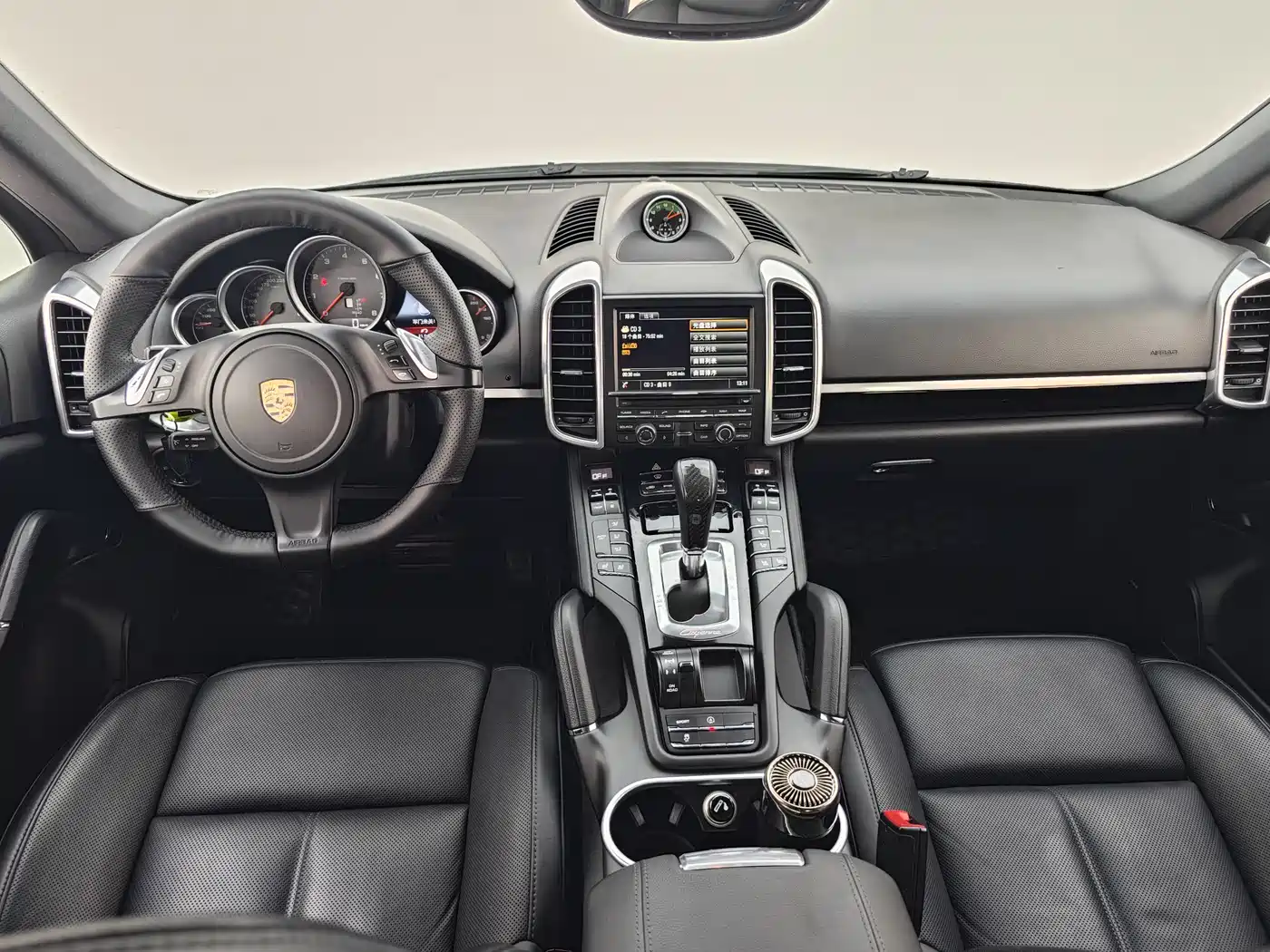 Porsche Cayenne фото 9