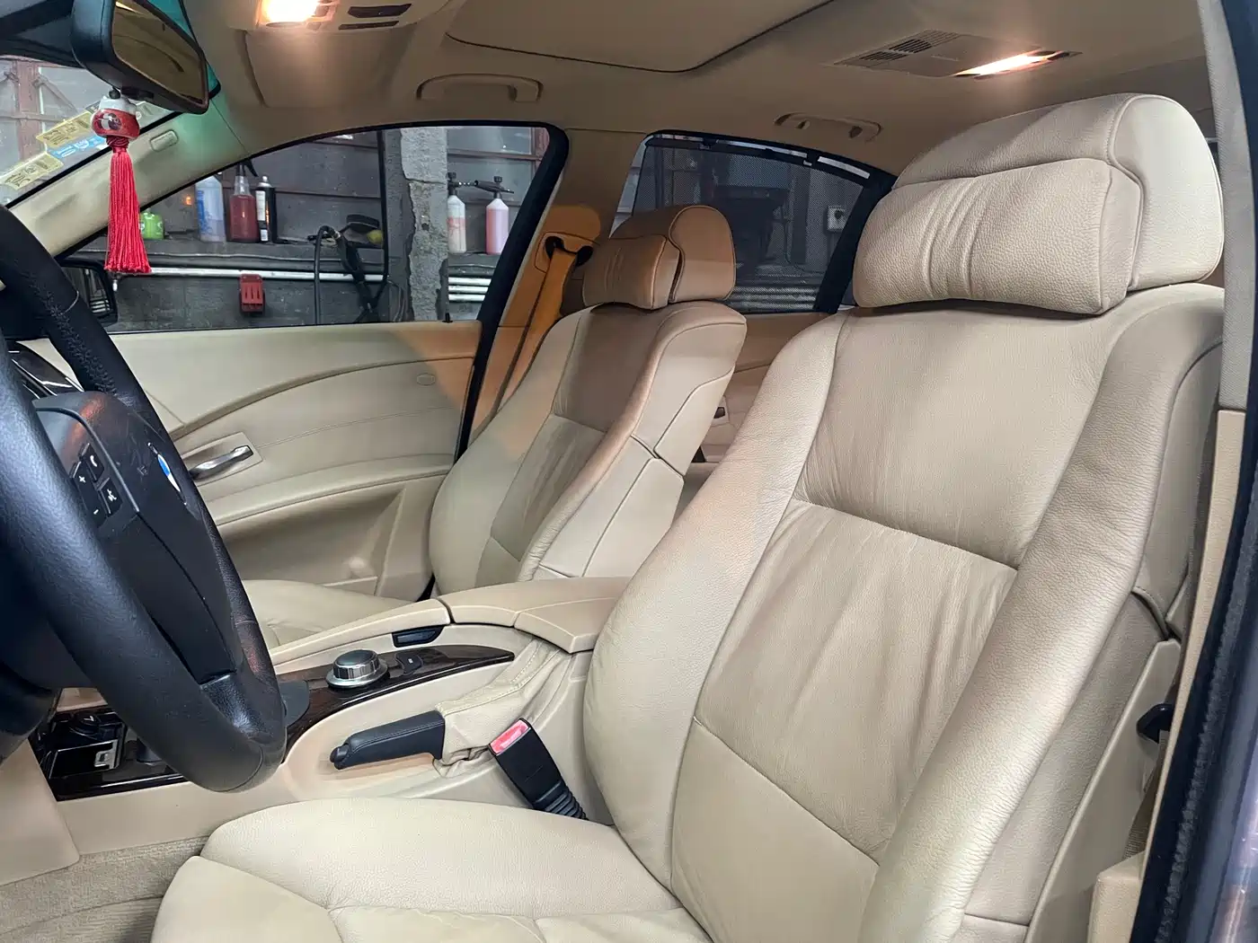 BMW 5 Series 2006 530i фото 15