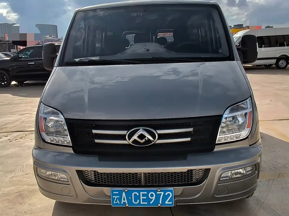 SAIC Maxus Xintu V80 2019 2.5T Classic AMT Business Travel Short Wheelbase Low Roof 9 Seats фото 3