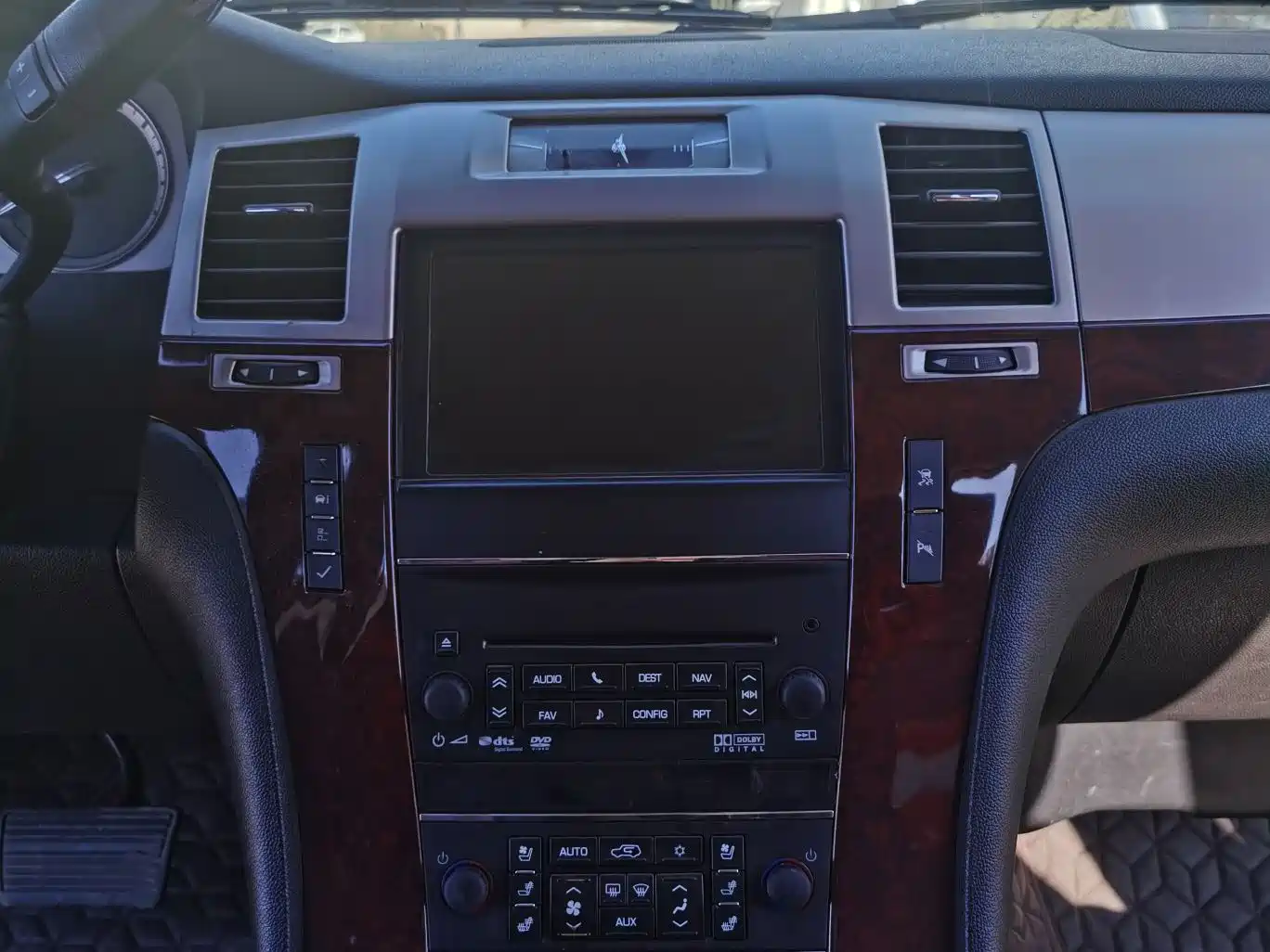 Cadillac Escalade 2010 6.0 Hybrid фото 26