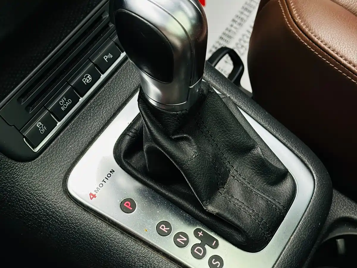 Volkswagen Tiguan 2012 2.0TSI Luxury Edition фото 9