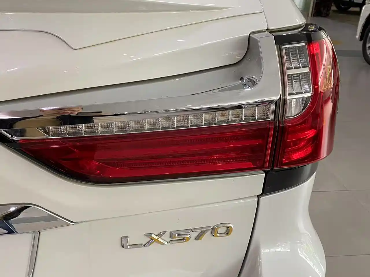 Lexus LX 2009 570 фото 6