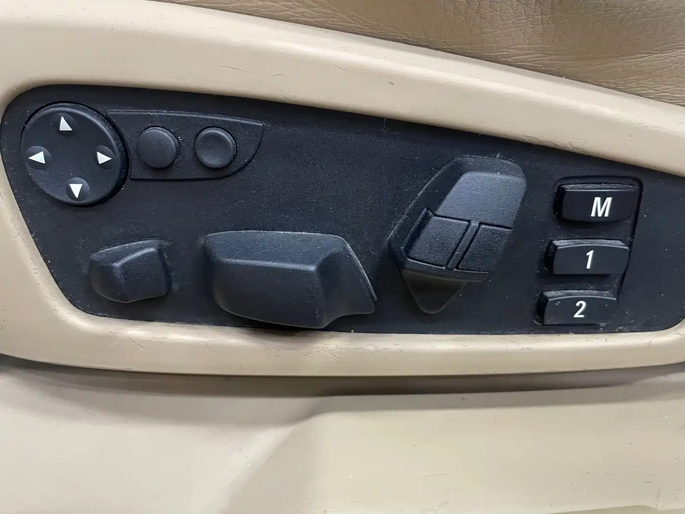 BMW 5 Series 2006 530i фото 19