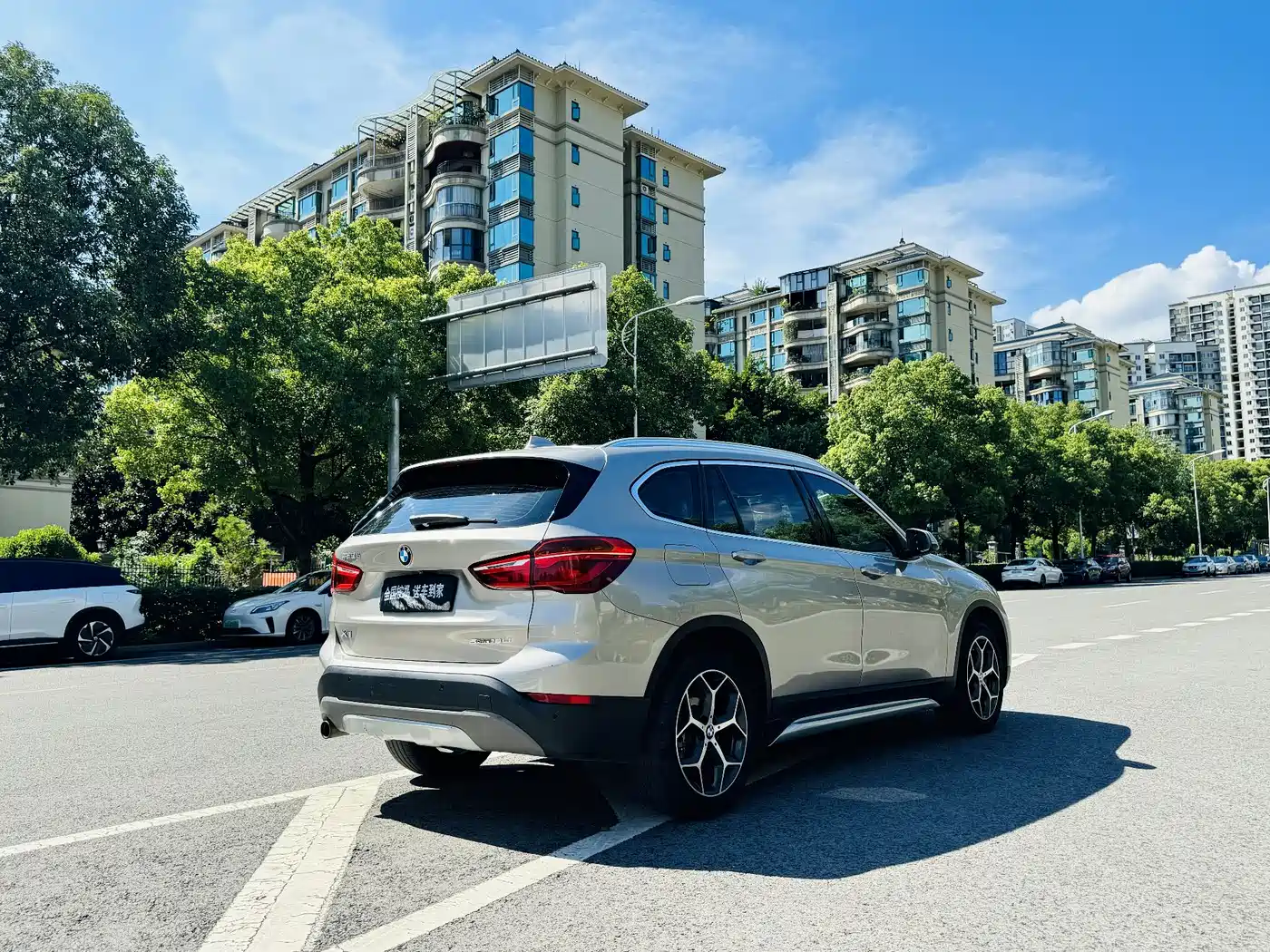 BMW X1 2019 sDrive18Li Premium Model фото 4