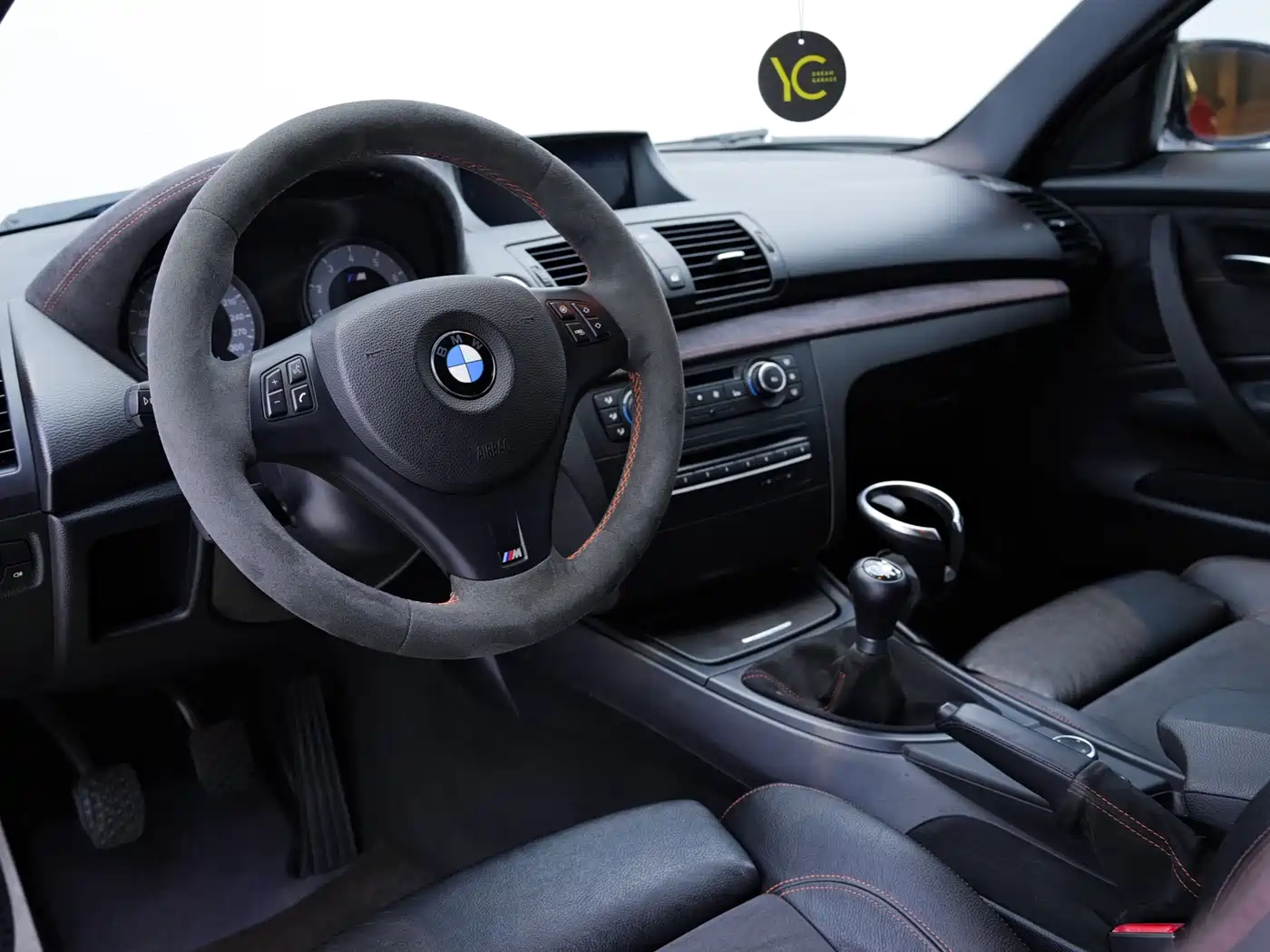 BMW 1 Series M 2011 1M Coupe фото 12