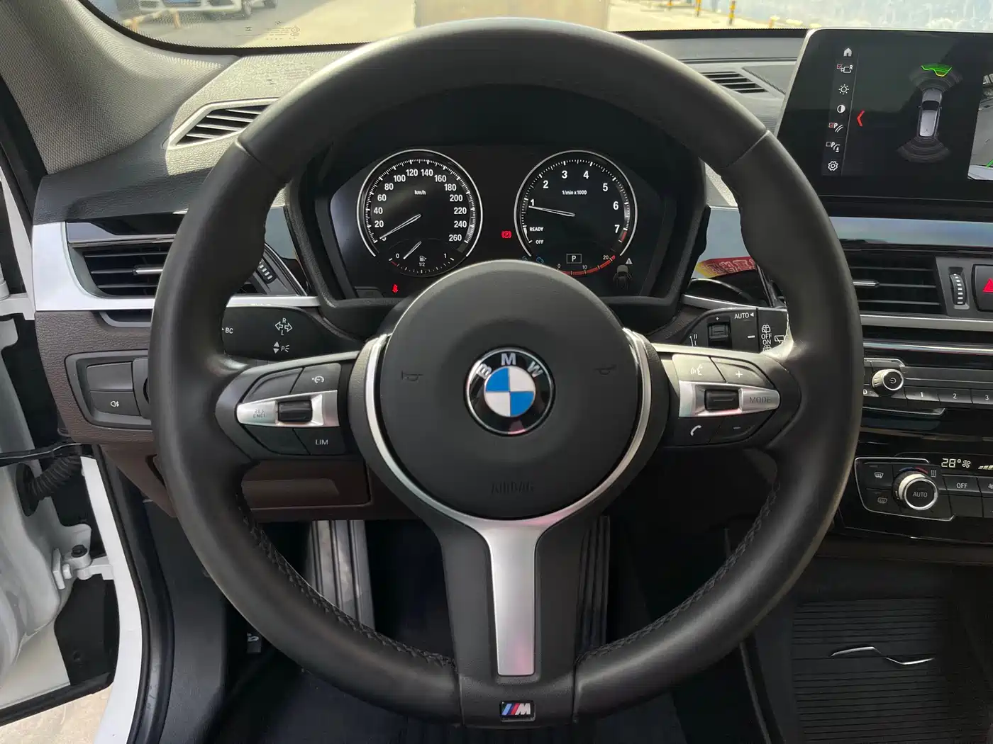 BMW X1 2022 sDrive25Li Leading фото 16