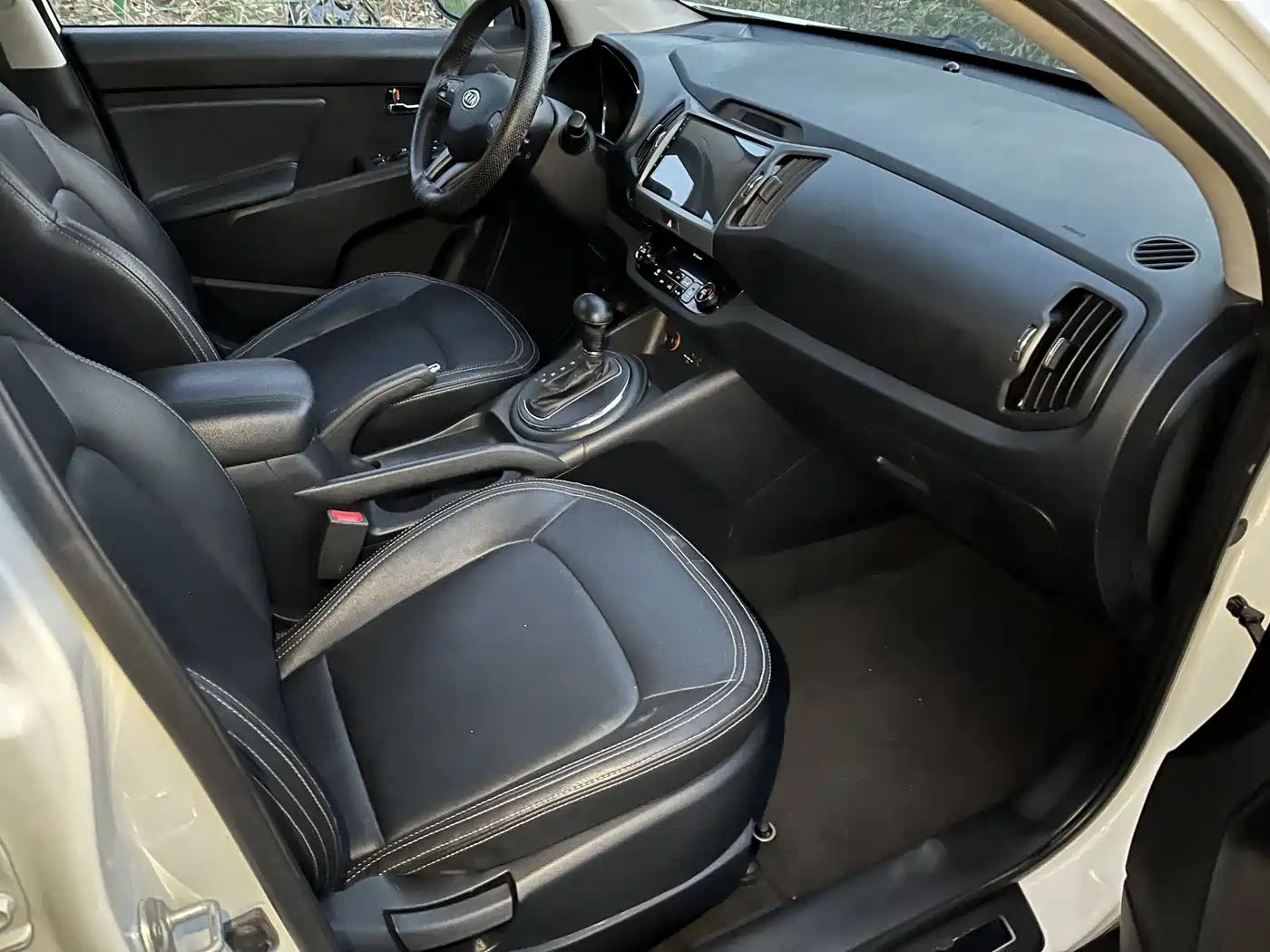 Kia Sportage 2012 2.0L Automatic 2WD GLS фото 12
