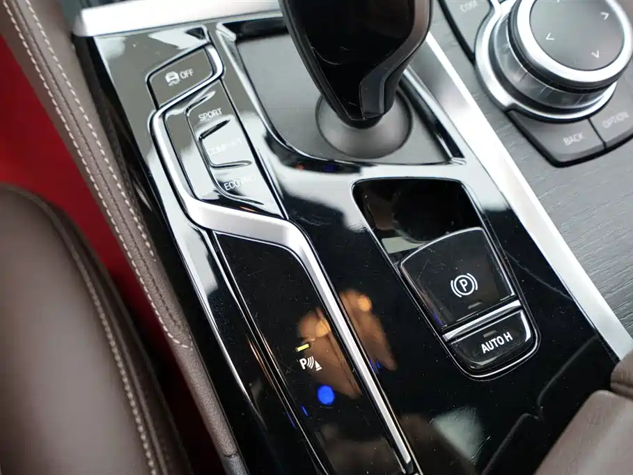 BMW 5 Series 2022 Facelift 530Li Leading M Sport Package фото 13