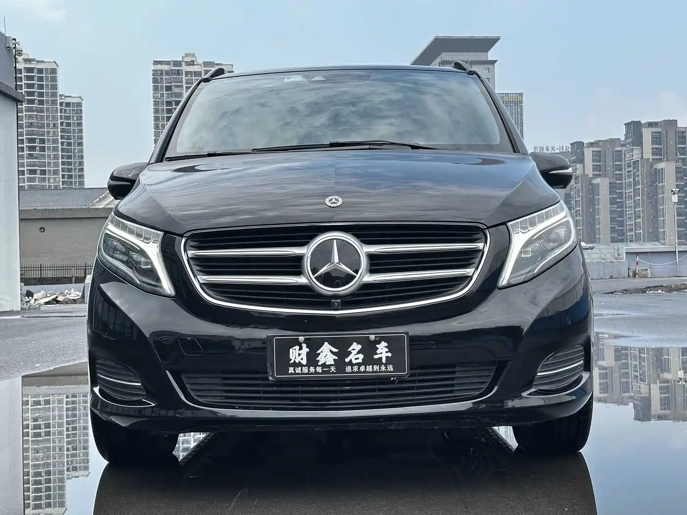 Mercedes-Benz V-Class 2018 V 260 L Premium Long Wheelbase Edition China VI фото 3
