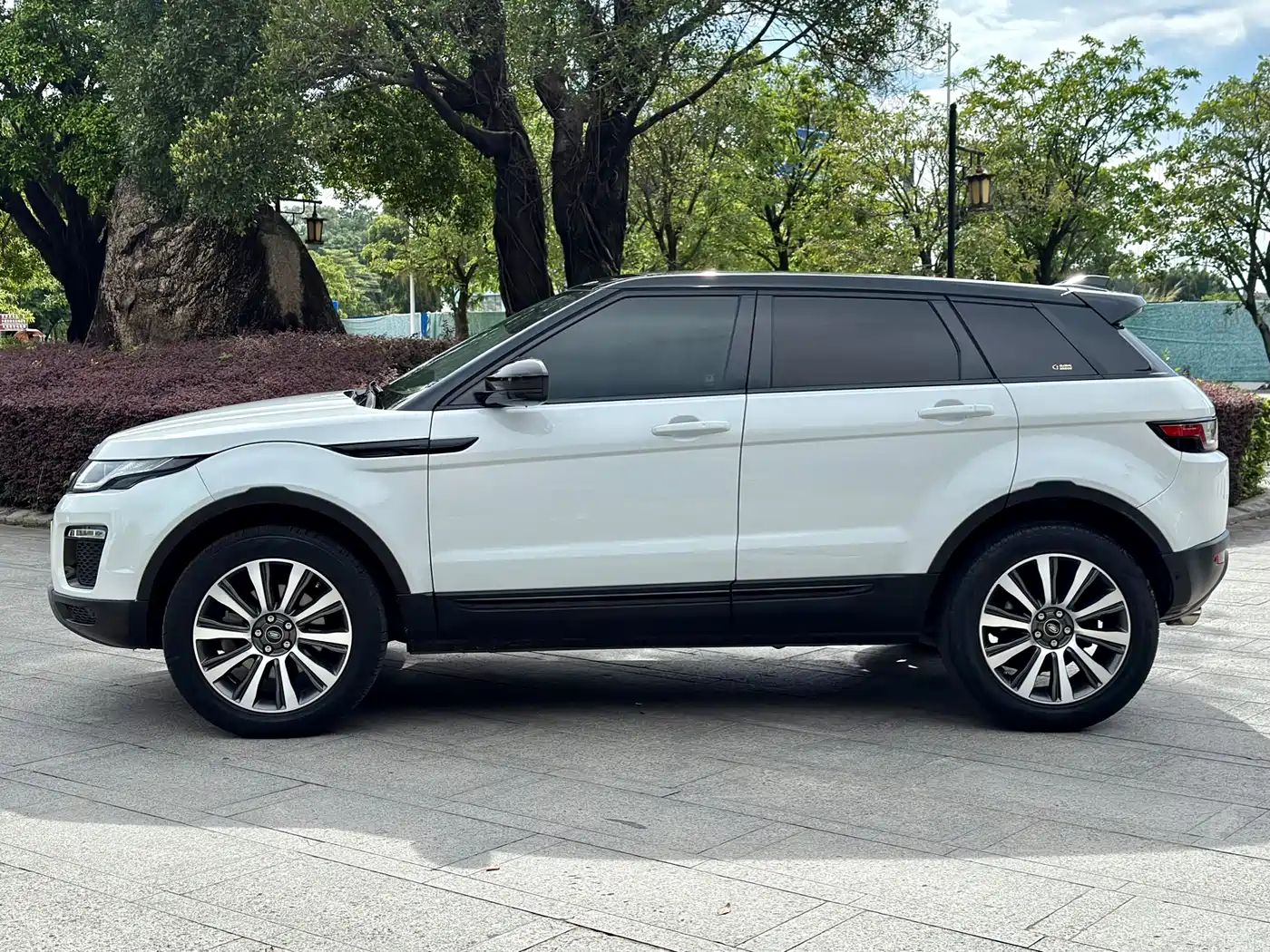 Land Rover Range Rover Evoque 2018 240PS SE Smart Edition фото 4