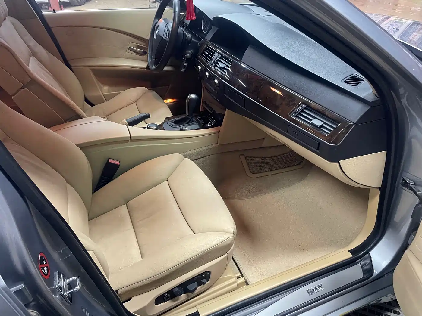 BMW 5 Series 2006 530i фото 9
