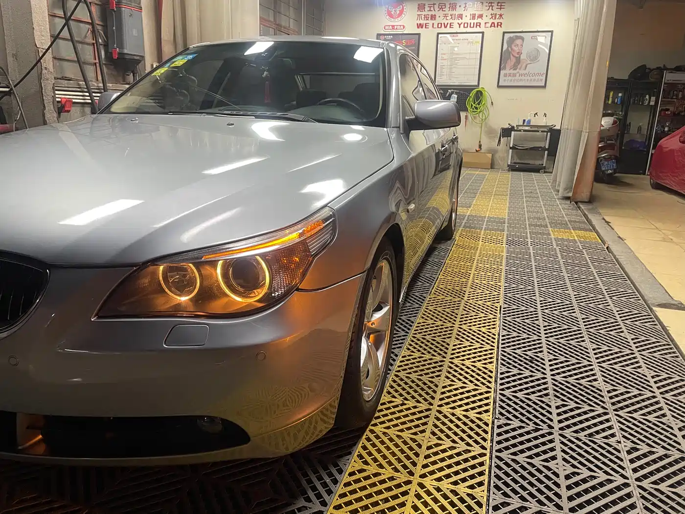 BMW 5 Series 2006 530i фото 27