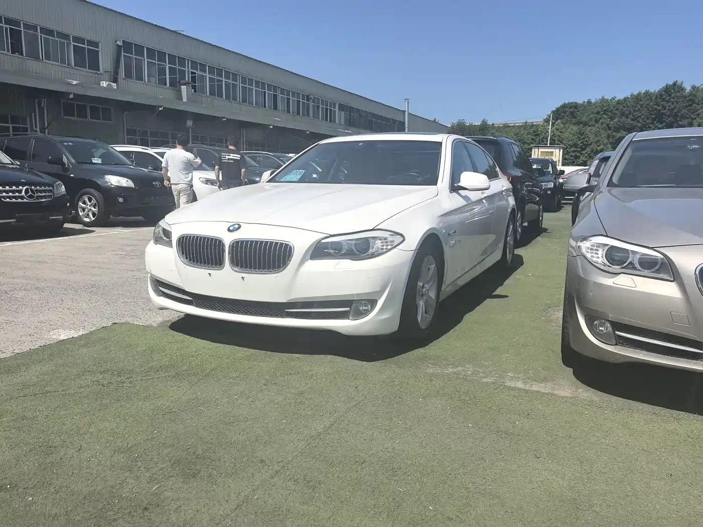 BMW 5 Series 2011 523Li Leading