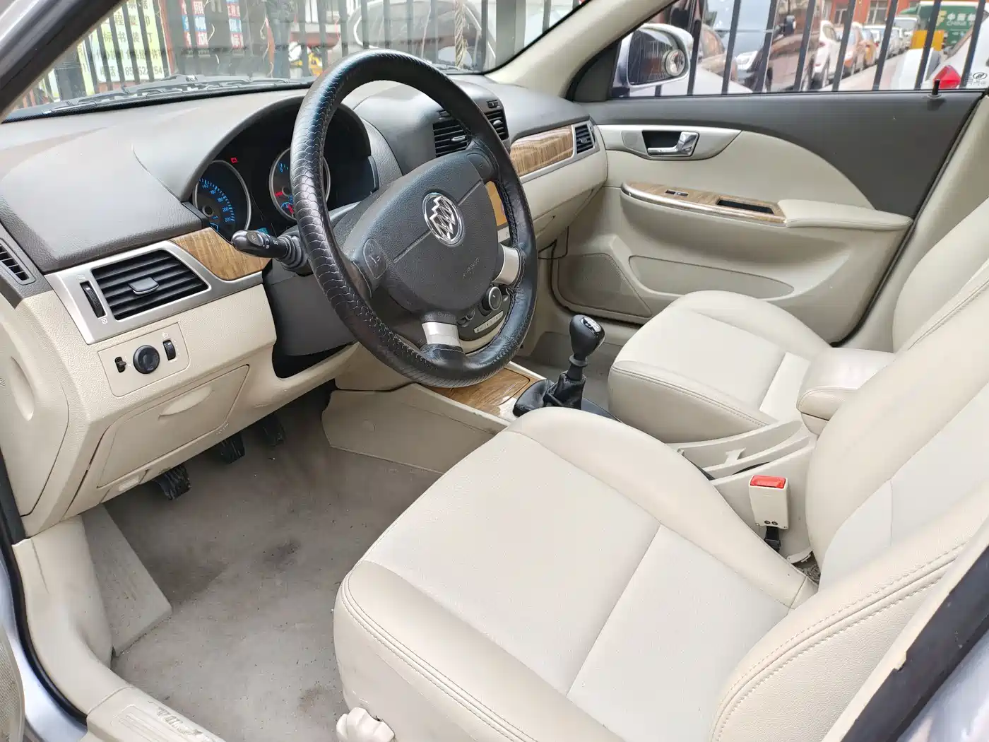 Buick Excelle 2015 1.5L Manual Classic фото 7