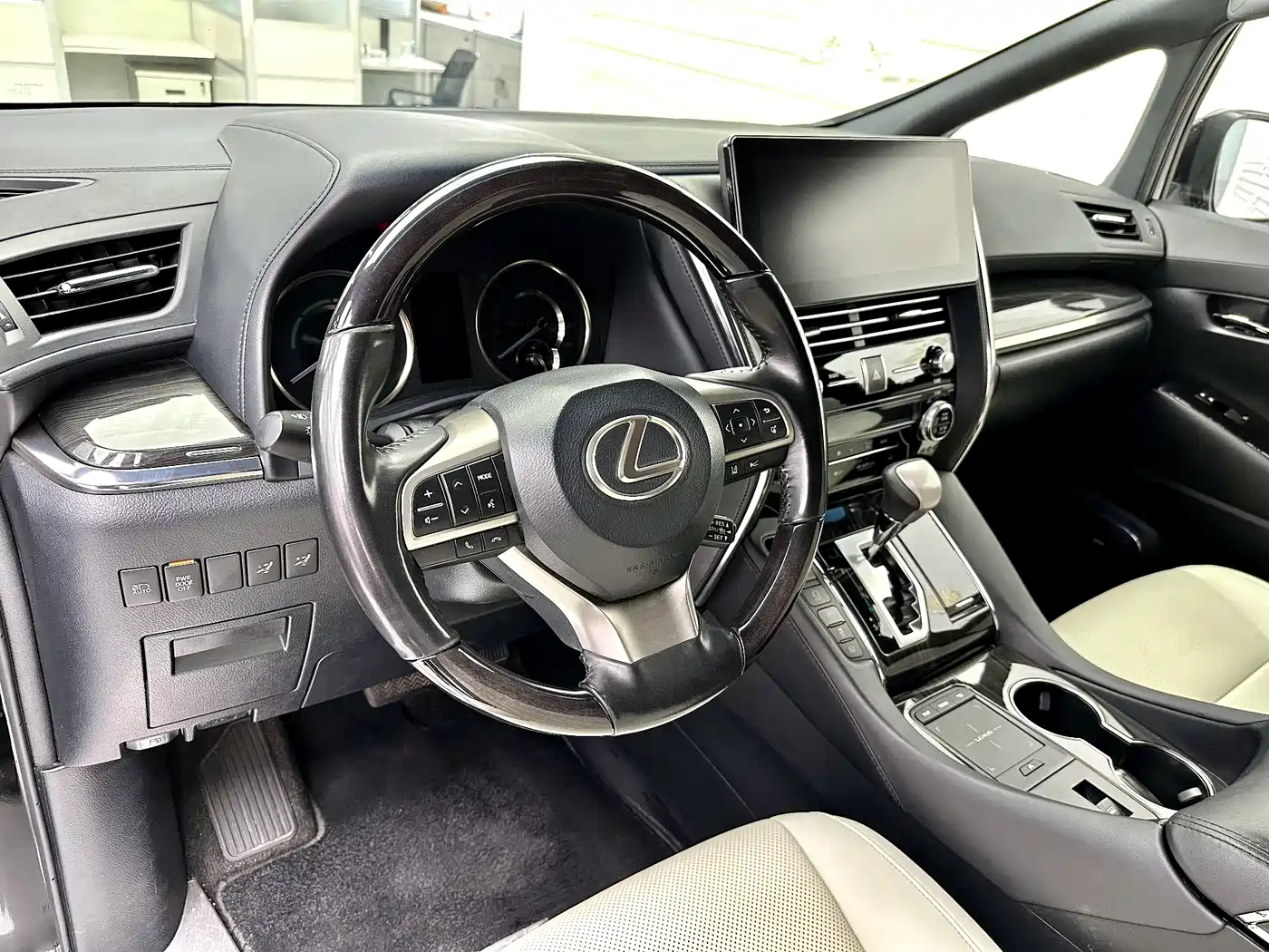 Lexus LM 2021 2020 300h 4-Seat Imperial Edition