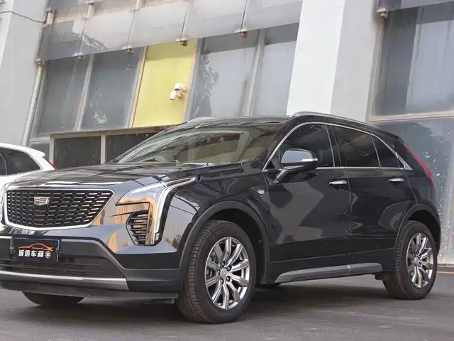 CADILLAC XT4