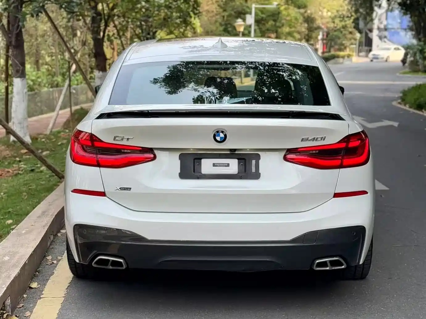 BMW 6 Series GT 2018 640i xDrive M Sport Package фото 11