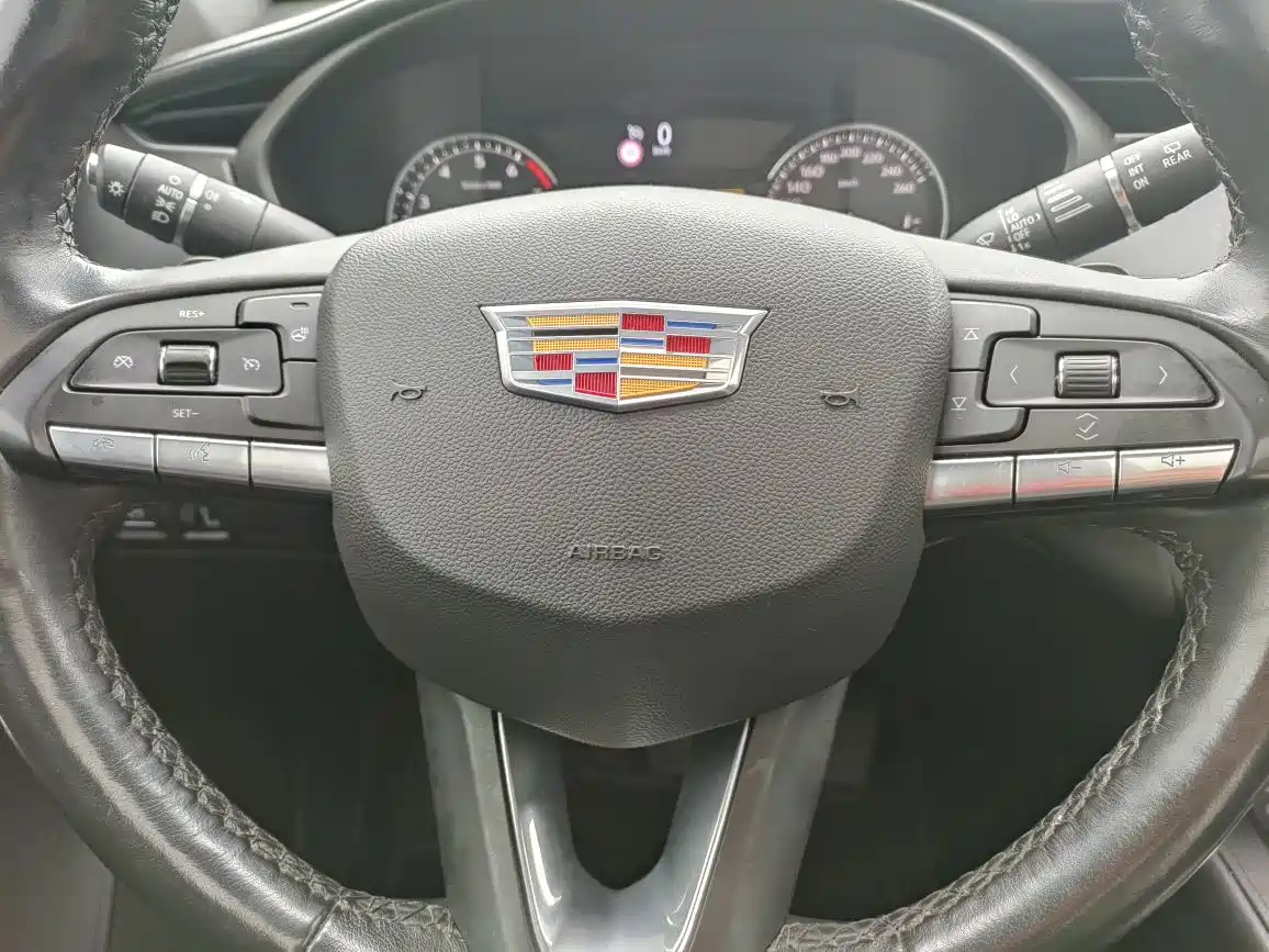Cadillac XT4 2020 28T FWD Leading Trim фото 7