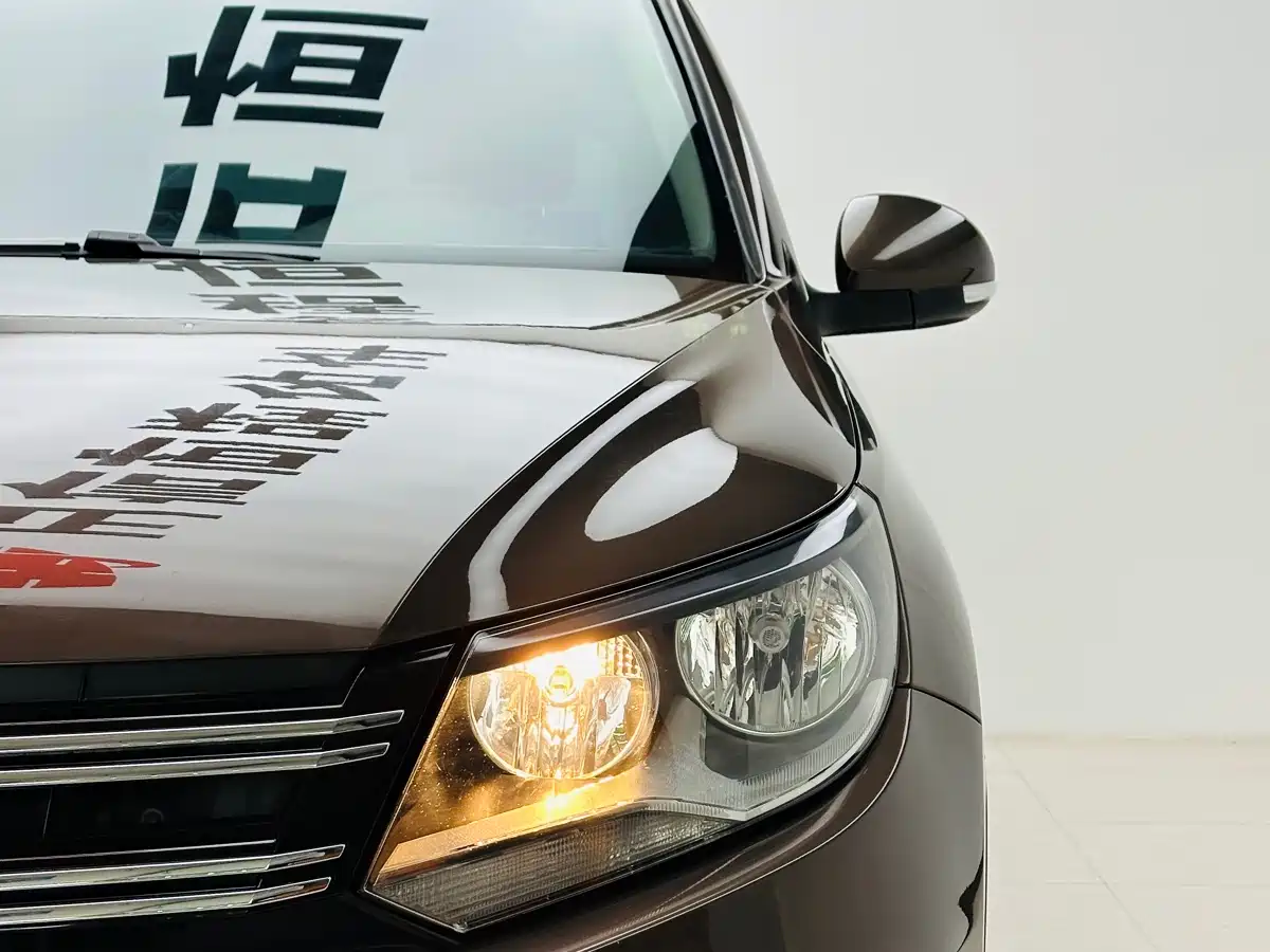 Volkswagen Tiguan 2012 2.0TSI Luxury Edition фото 5