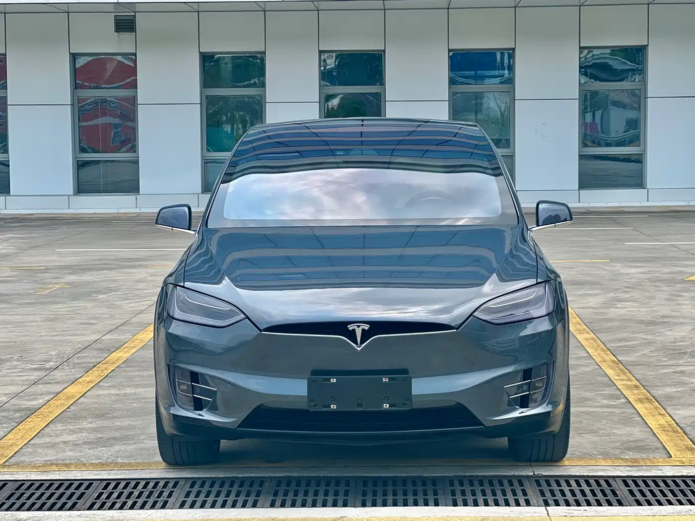 TESLA MODEL X