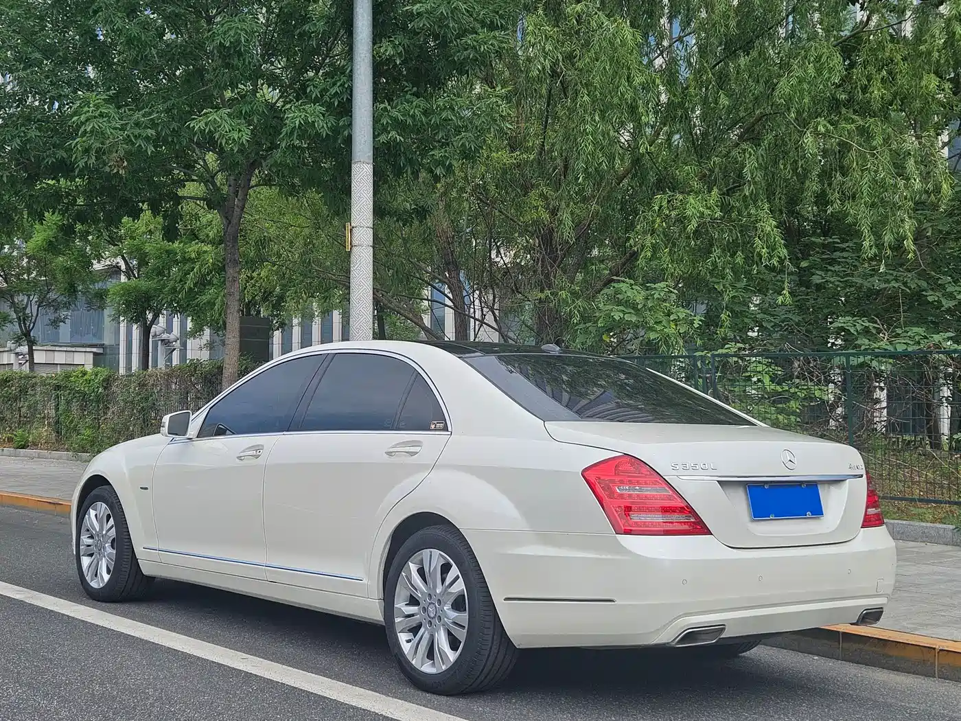 Mercedes-Benz S-Class 2012 S 350 L 4MATIC Grand Edition фото 3