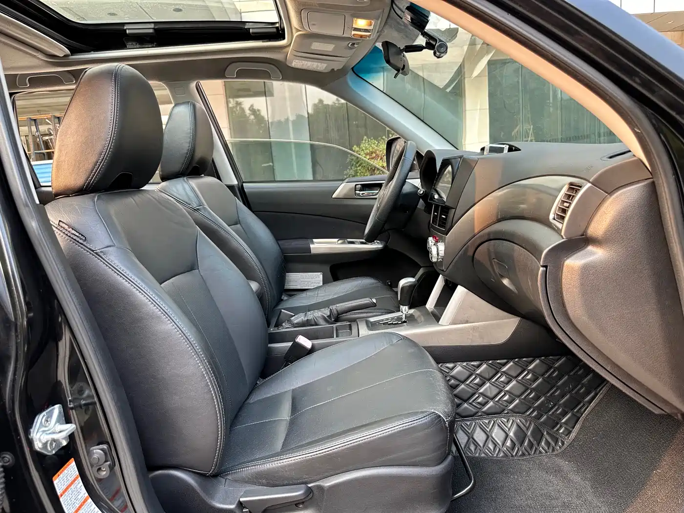 Subaru Forester 2010 2.5XT Automatic Luxury Edition фото 24