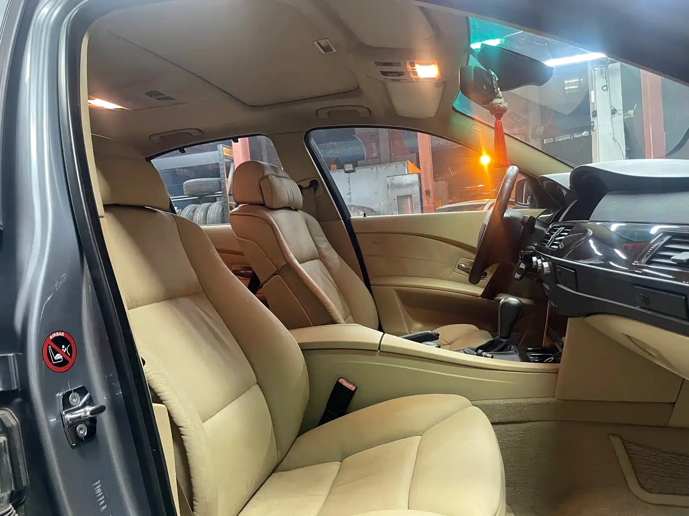 BMW 5 Series 2006 530i фото 16