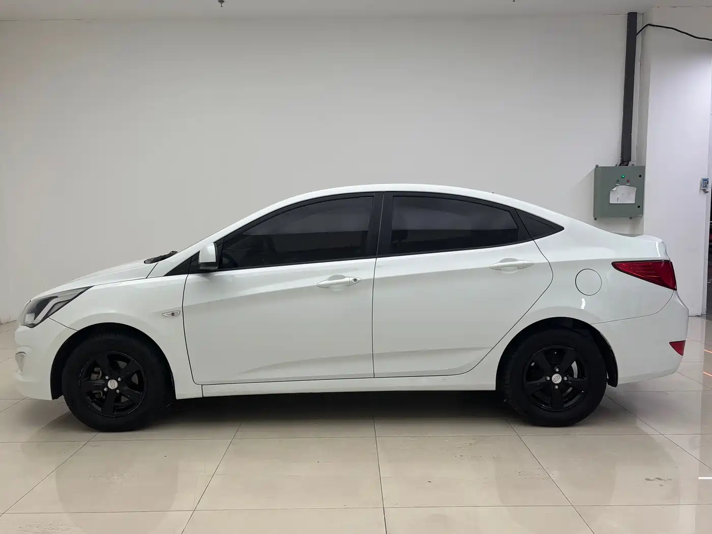 Hyundai Verna 2014 1.4L Manual Smart GLS фото 7