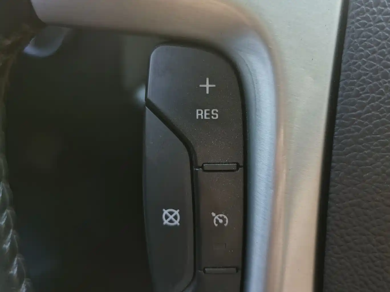 Cadillac Escalade 2010 6.0 Hybrid фото 8