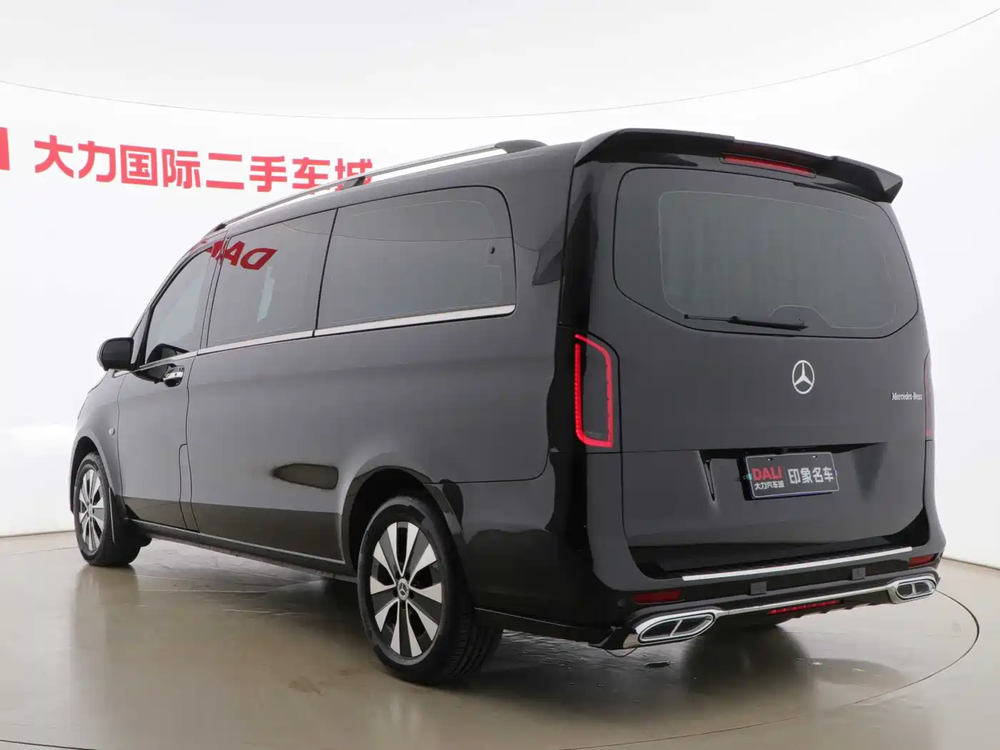 Mercedes-Benz Vito 2023 2.0T Elite 7-Seater фото 23