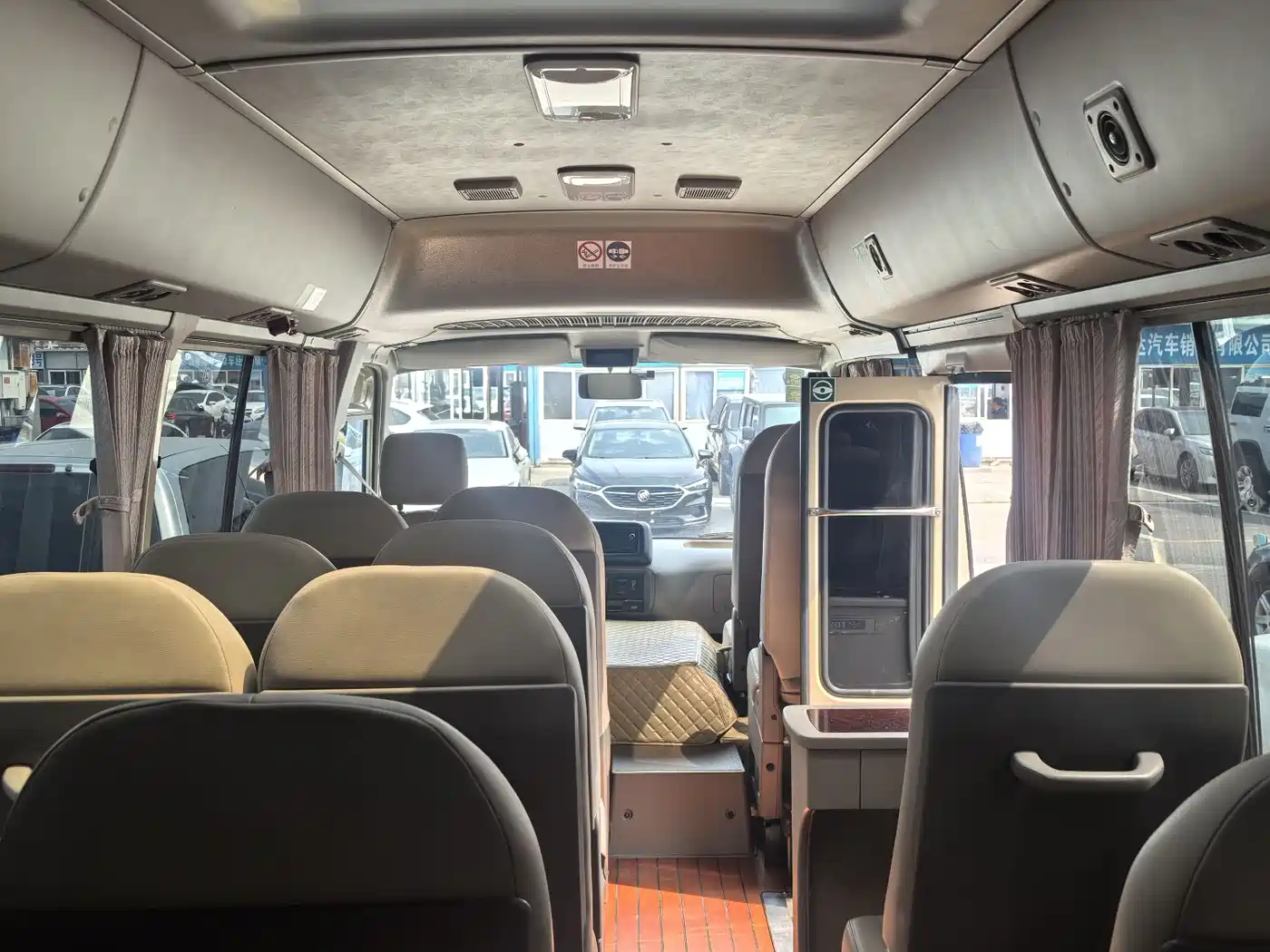 Toyota Coaster 2019 4.0L Luxury Vehicle GRB53L-ZEMNK 23-seater with Armrests 9GR фото 4