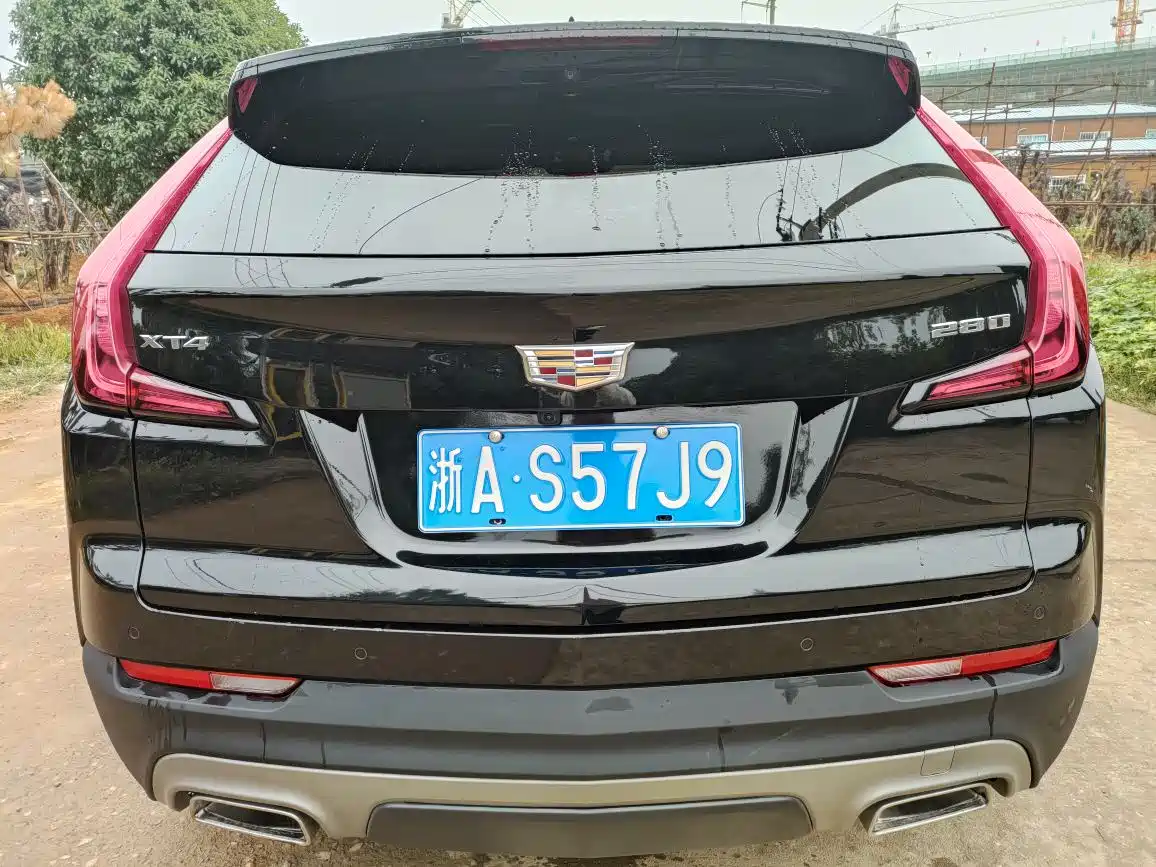 Cadillac XT4 2020 28T FWD Leading Trim фото 3