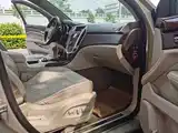 Фото 26 - Cadillac SRX