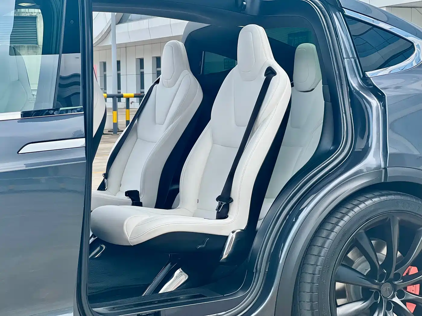 TESLA MODEL X