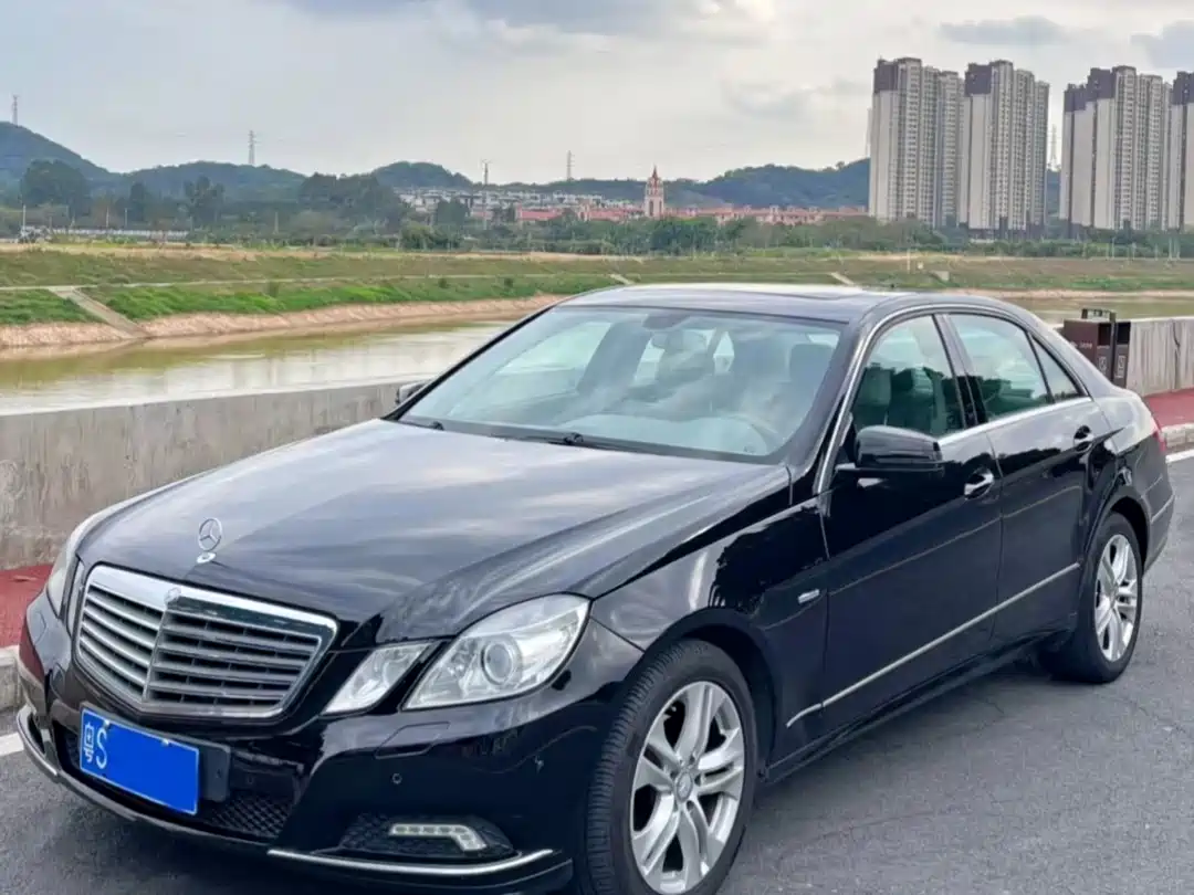 Mercedes-Benz E-Class (Import) 2010 E 200 CGI Elegance