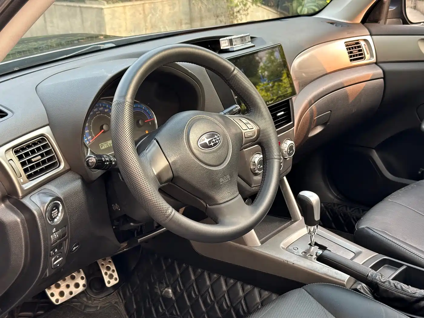 Subaru Forester 2010 2.5XT Automatic Luxury Edition фото 14