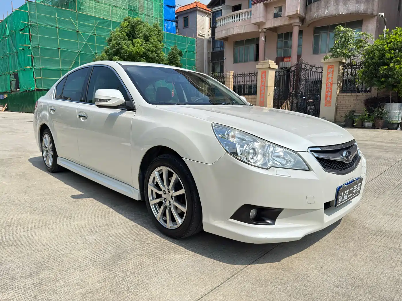 Subaru Legacy 2010 Model 2.5i Luxury Edition фото 3