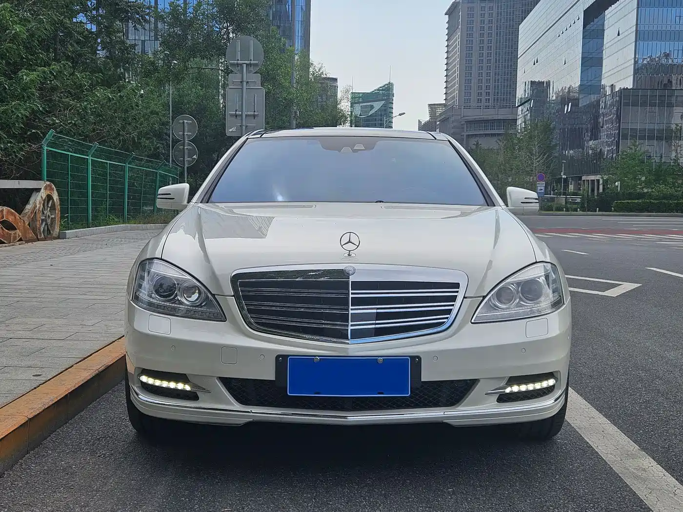 Mercedes-Benz S-Class 2012 S 350 L 4MATIC Grand Edition фото 4