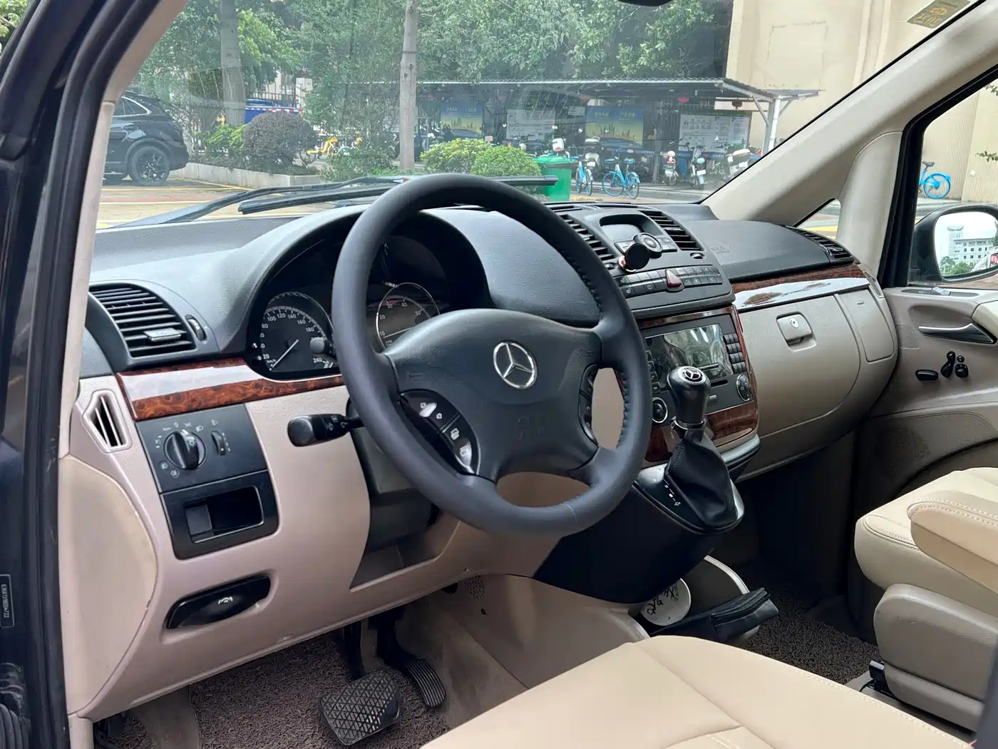 Mercedes-Benz Viano 2010 2.5L Prestige Edition фото 17