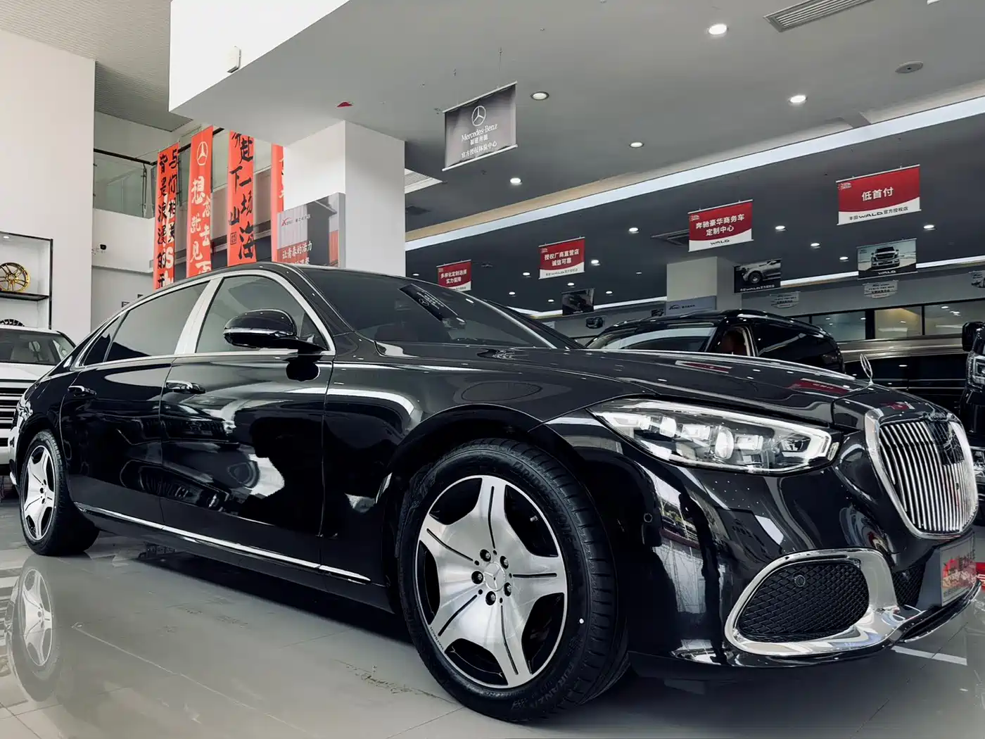 Mercedes-Benz Maybach S-Class 2025 Model S 480 4MATIC фото 3