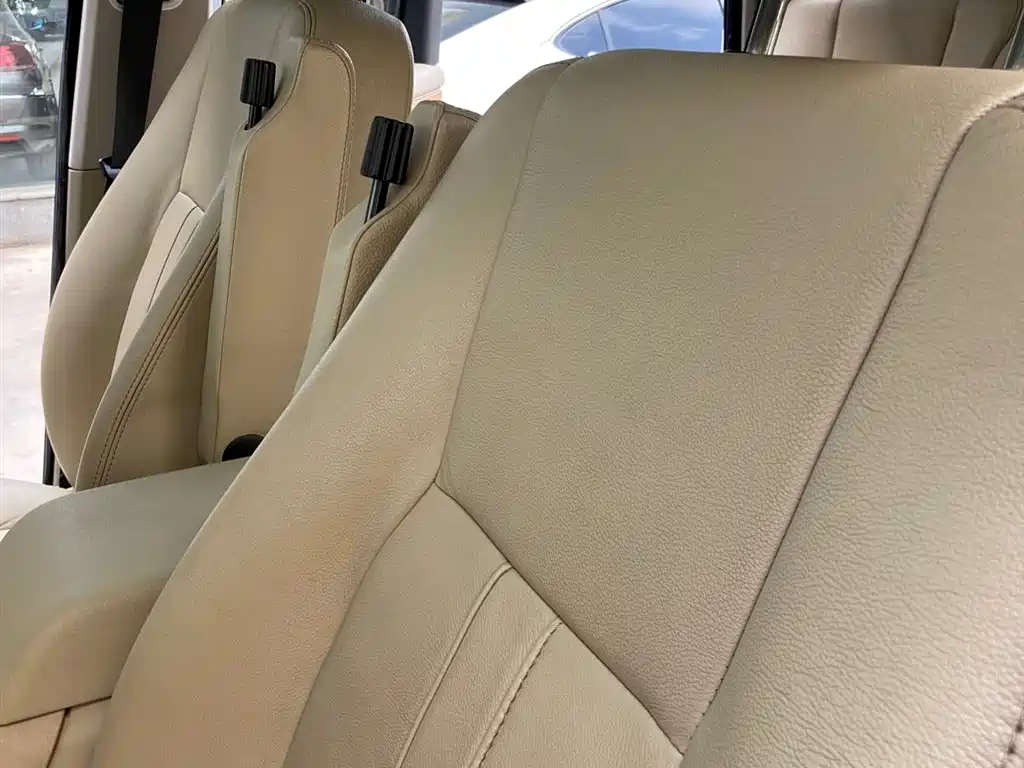 Land Rover Discovery 2012 5.0 V8 HSE фото 23
