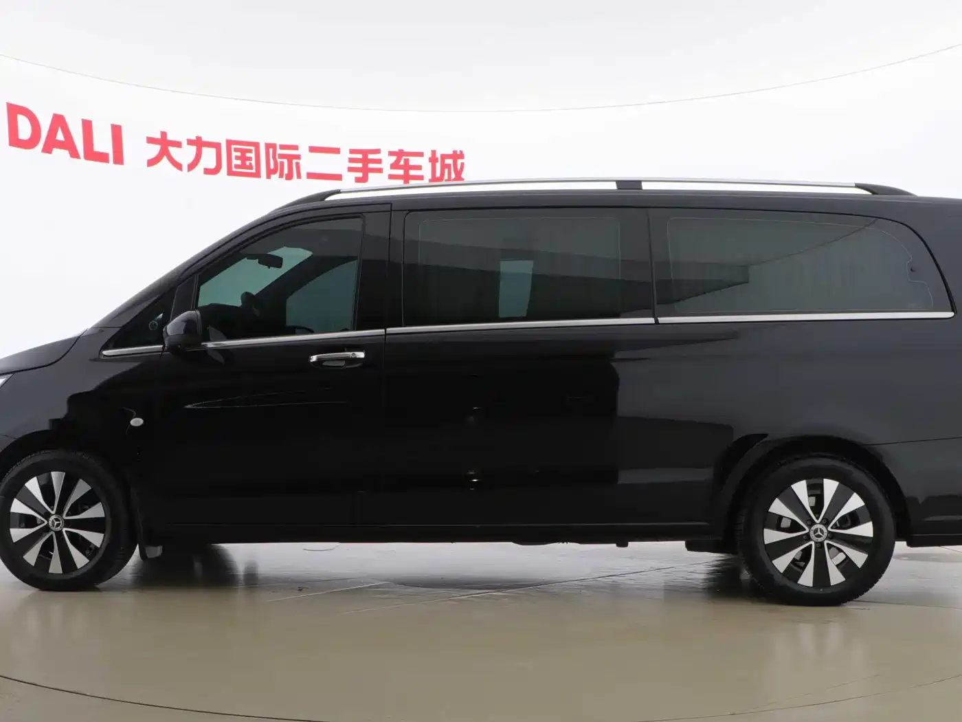 Mercedes-Benz Vito 2023 2.0T Elite 7-Seater фото 20