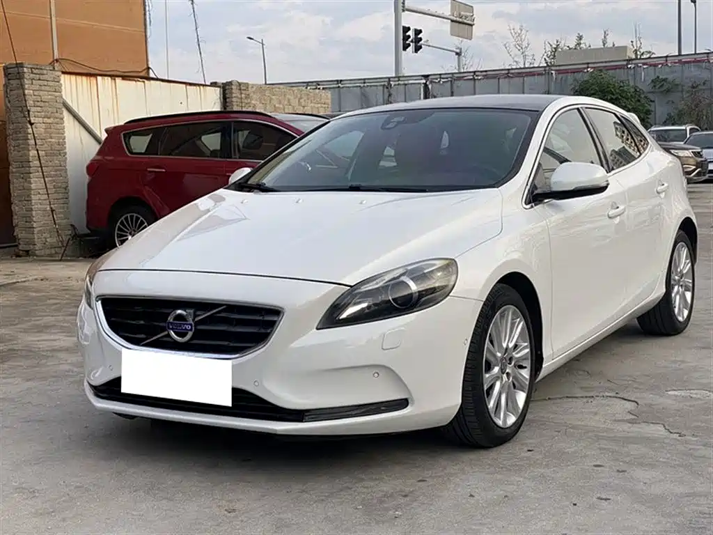 Volvo V40 2013 2014 2.0T Zhiya Edition