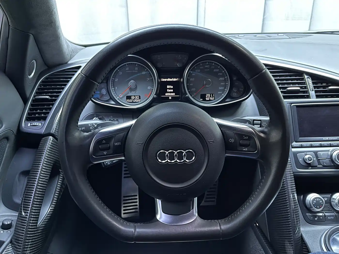 Audi R8 2007 4.2 FSI quattro фото 16